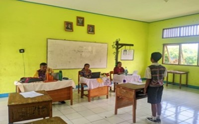 Pelaksanaan Ujian Literasi Membaca Nyaring dan Membaca Pemahaman Kelas IX SMPN Tujuh Maret Hadakewa