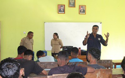 RABU CERIA; SOSALISASI SMANSA LEBATUKAN BERSAMA MURID KELAS IX