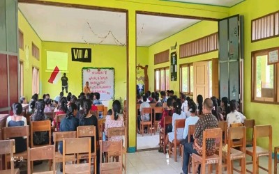 Senam dan Sosialisasi 7 Kebiasaan Anak Indonesia Hebat SMPN Tujuh Maret Hadakewa